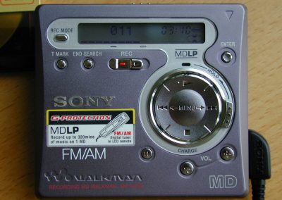 2000 Sony FM:AM Portable Minidisc Recorder MZ-G750 - Sony-MZ-G750.2.jpg